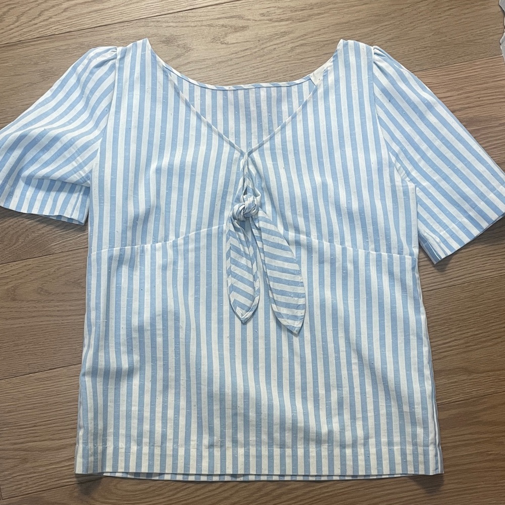 Sezane top, beautiful . 100 percent cotton